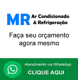 Instalador de ar condicionado em Pinheiros realizando montagem profissional.